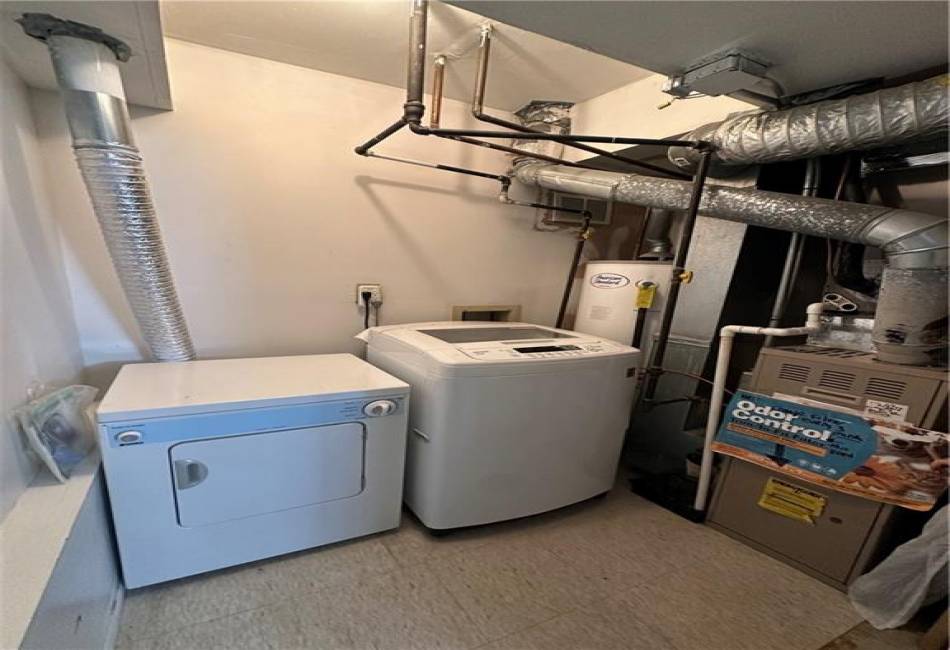 37 Susan Court, Staten Island, New York 10304, 2 Bedrooms Bedrooms, ,3 BathroomsBathrooms,Residential,For Sale,Susan,492808