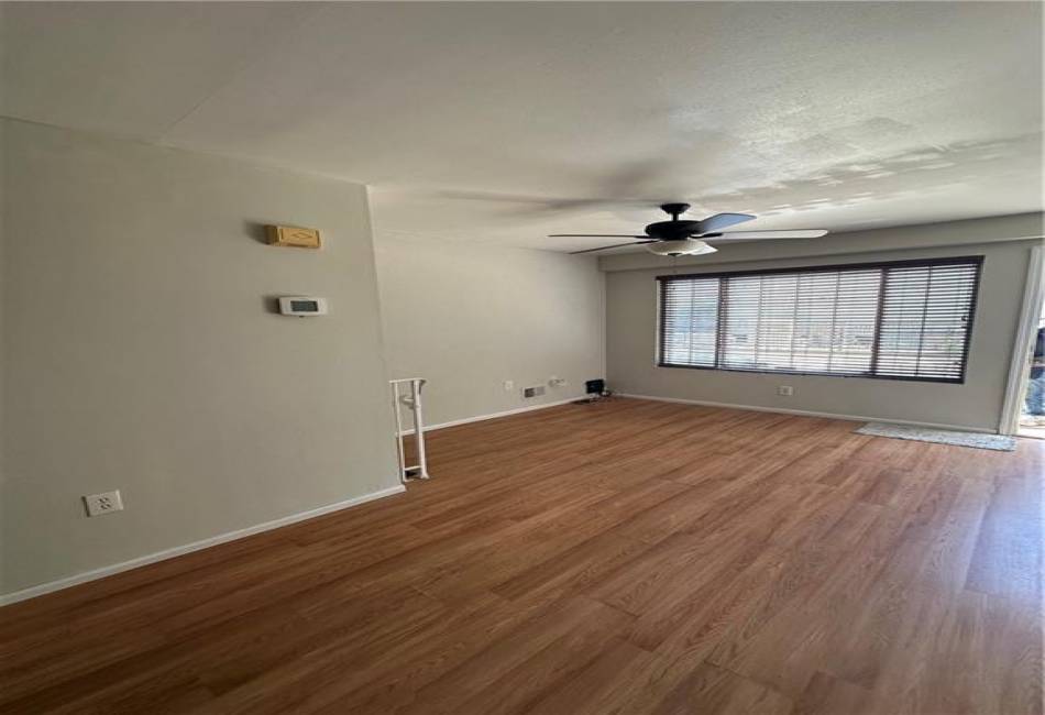 37 Susan Court, Staten Island, New York 10304, 2 Bedrooms Bedrooms, ,3 BathroomsBathrooms,Residential,For Sale,Susan,492808