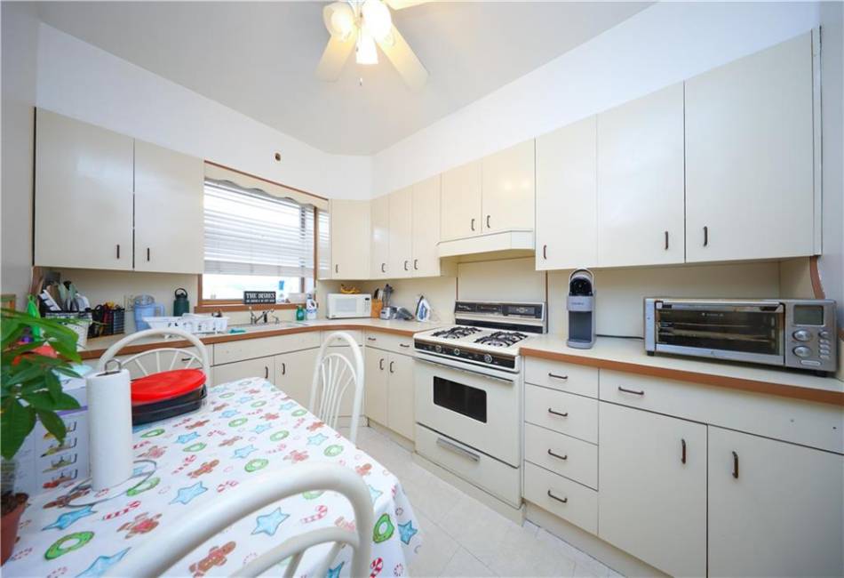 2101 76th Street, Brooklyn, New York 11214, 15 Bedrooms Bedrooms, ,7 BathroomsBathrooms,Residential,For Sale,76th,492813