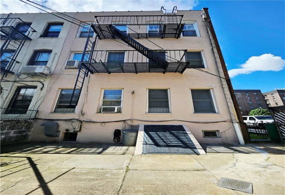 2101 76th Street, Brooklyn, New York 11214, 15 Bedrooms Bedrooms, ,7 BathroomsBathrooms,Residential,For Sale,76th,492813
