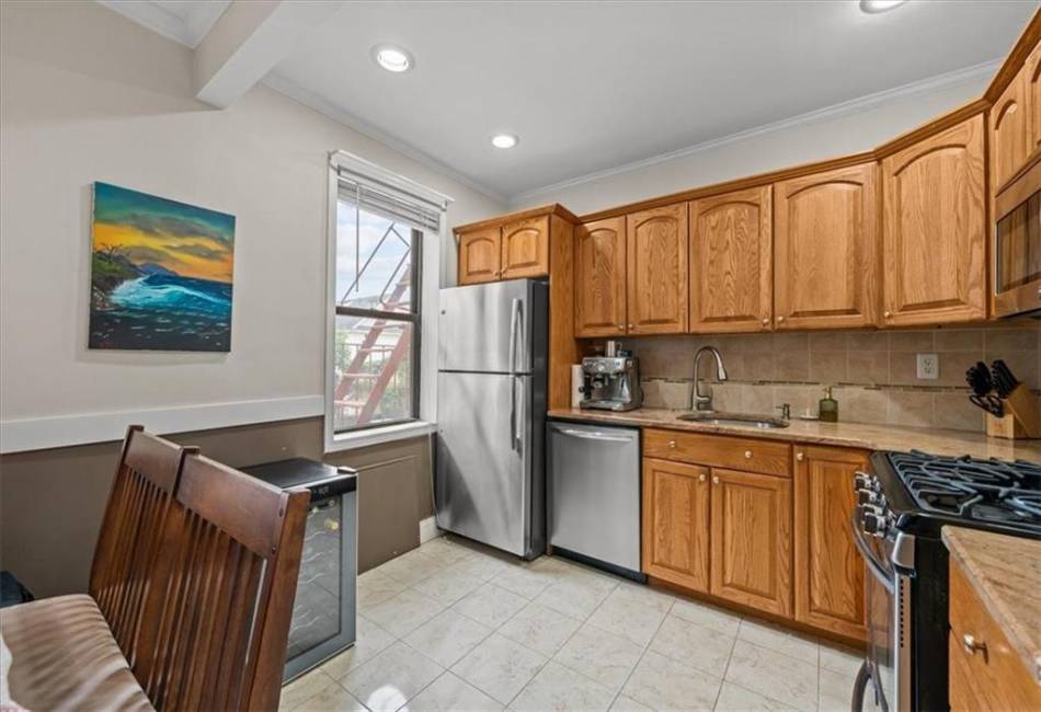 128-19 Newport Avenue, Belle Harbor, New York 11694, 2 Bedrooms Bedrooms, ,1 BathroomBathrooms,Residential,For Sale,Newport,492816