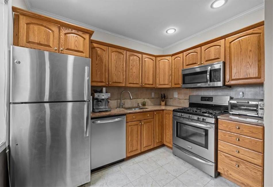 128-19 Newport Avenue, Belle Harbor, New York 11694, 2 Bedrooms Bedrooms, ,1 BathroomBathrooms,Residential,For Sale,Newport,492816