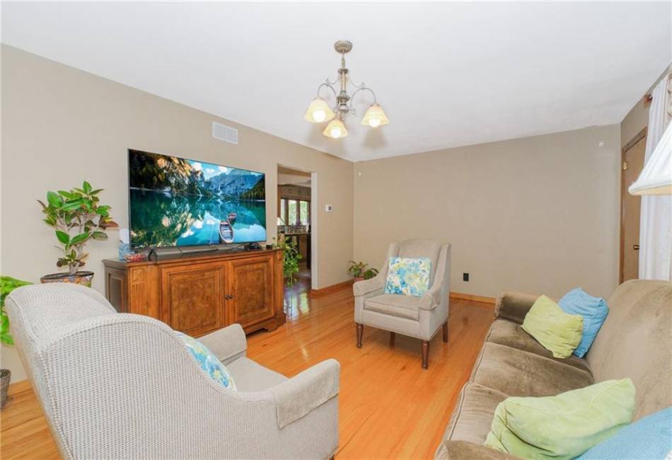 395 Clawson Street, Staten Island, New York 10306, 3 Bedrooms Bedrooms, ,2 BathroomsBathrooms,Residential,For Sale,Clawson,492821