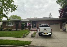 395 Clawson Street, Staten Island, New York 10306, 3 Bedrooms Bedrooms, ,2 BathroomsBathrooms,Residential,For Sale,Clawson,492821