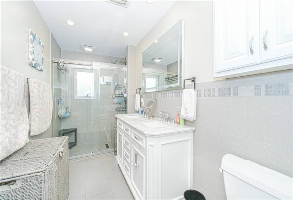 30-30 78th Street, Queens, New York 11370, 3 Bedrooms Bedrooms, ,3 BathroomsBathrooms,Residential,For Sale,78th,492827