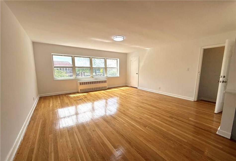 7403 85th Drive, Queens, New York 11421, 5 Bedrooms Bedrooms, ,3 BathroomsBathrooms,Residential,For Sale,85th,492830