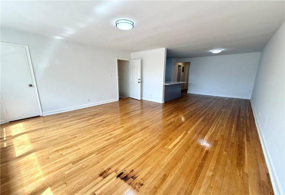 7403 85th Drive, Queens, New York 11421, 5 Bedrooms Bedrooms, ,3 BathroomsBathrooms,Residential,For Sale,85th,492830
