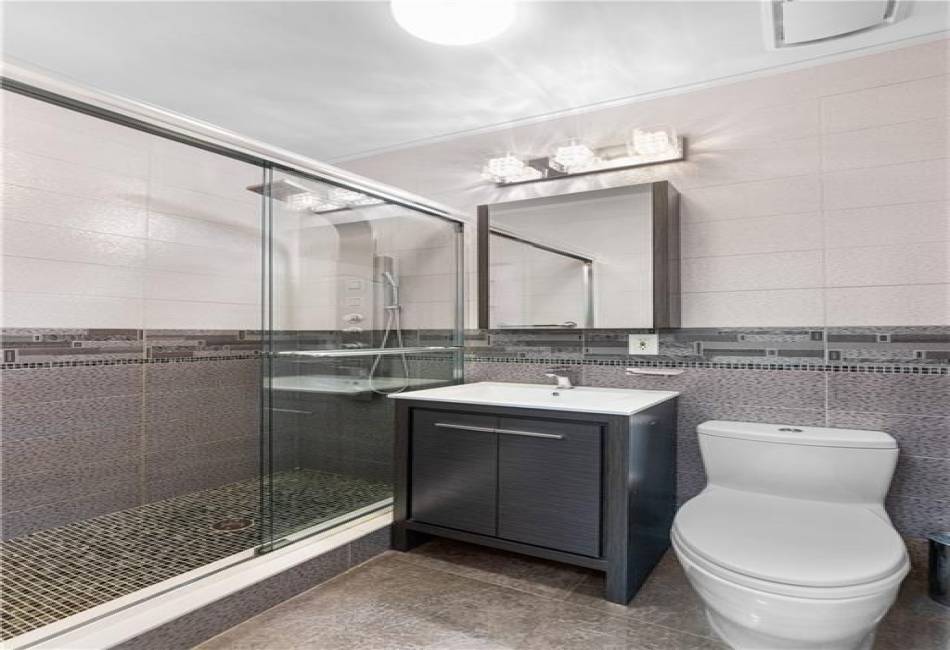197 Bay 47th Street, Brooklyn, New York 11214, 2 Bedrooms Bedrooms, ,2 BathroomsBathrooms,Residential,For Sale,Bay 47th,492819