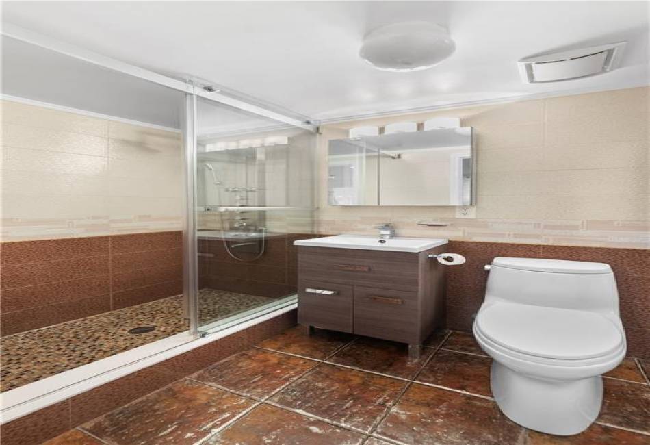 197 Bay 47th Street, Brooklyn, New York 11214, 2 Bedrooms Bedrooms, ,2 BathroomsBathrooms,Residential,For Sale,Bay 47th,492819