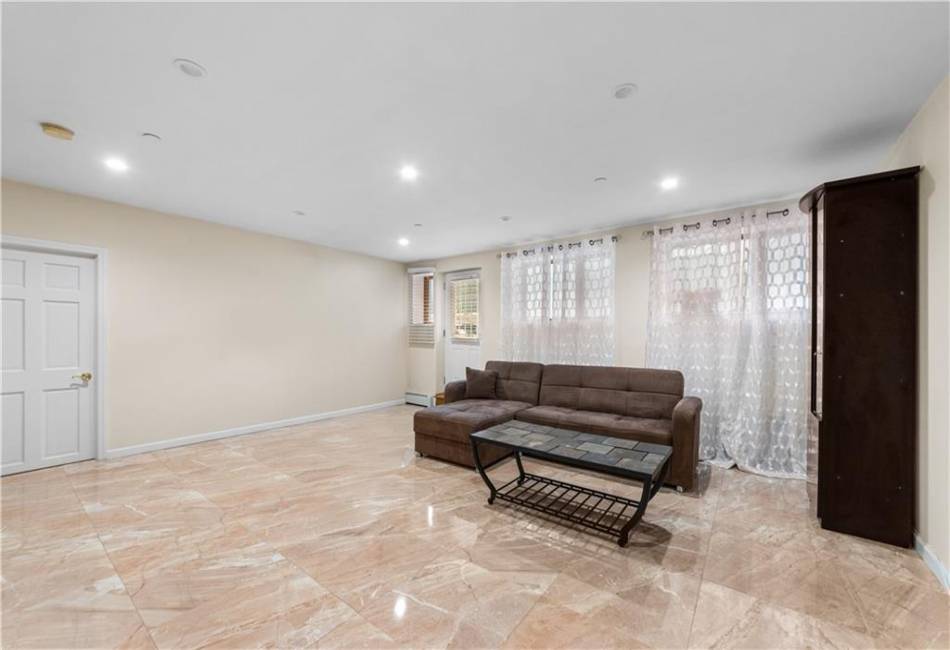 197 Bay 47th Street, Brooklyn, New York 11214, 2 Bedrooms Bedrooms, ,2 BathroomsBathrooms,Residential,For Sale,Bay 47th,492819