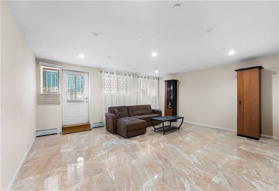 197 Bay 47th Street, Brooklyn, New York 11214, 2 Bedrooms Bedrooms, ,2 BathroomsBathrooms,Residential,For Sale,Bay 47th,492819