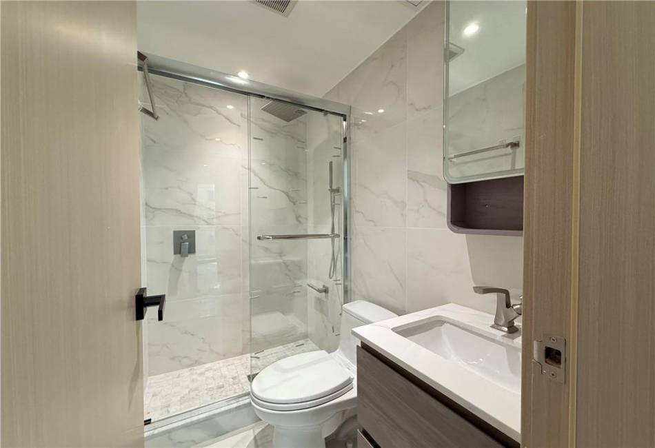 4262 Hunter Street, New York, New York 11101, 2 Bedrooms Bedrooms, ,2 BathroomsBathrooms,Rental,For Sale,Hunter,492834
