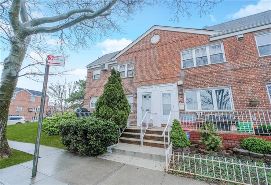 1333 Shore Parkway, Brooklyn, New York 11214, 2 Bedrooms Bedrooms, ,1 BathroomBathrooms,Residential,For Sale,Shore,492838