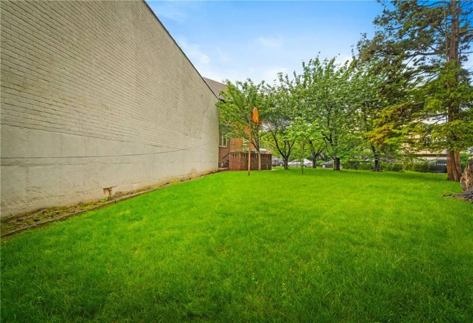 2404 Avenue O, Brooklyn, New York 11210, 5 Bedrooms Bedrooms, ,4 BathroomsBathrooms,Residential,For Sale,Avenue O,492841