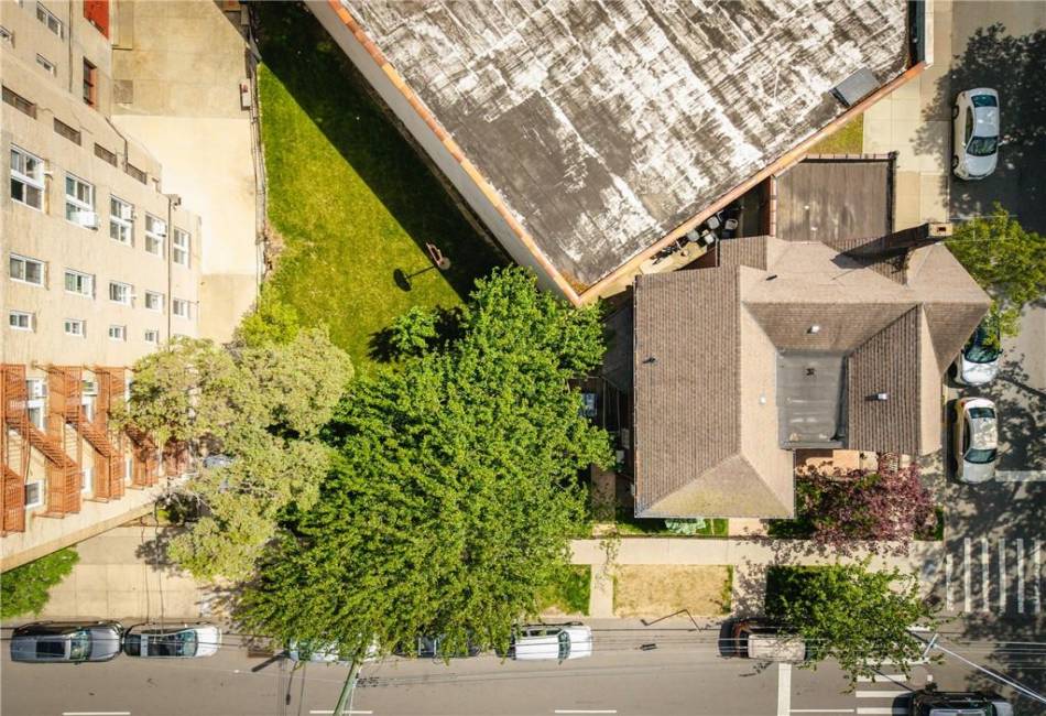 2404 Avenue O, Brooklyn, New York 11210, 5 Bedrooms Bedrooms, ,4 BathroomsBathrooms,Residential,For Sale,Avenue O,492841