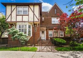 2404 Avenue O, Brooklyn, New York 11210, 5 Bedrooms Bedrooms, ,4 BathroomsBathrooms,Residential,For Sale,Avenue O,492841