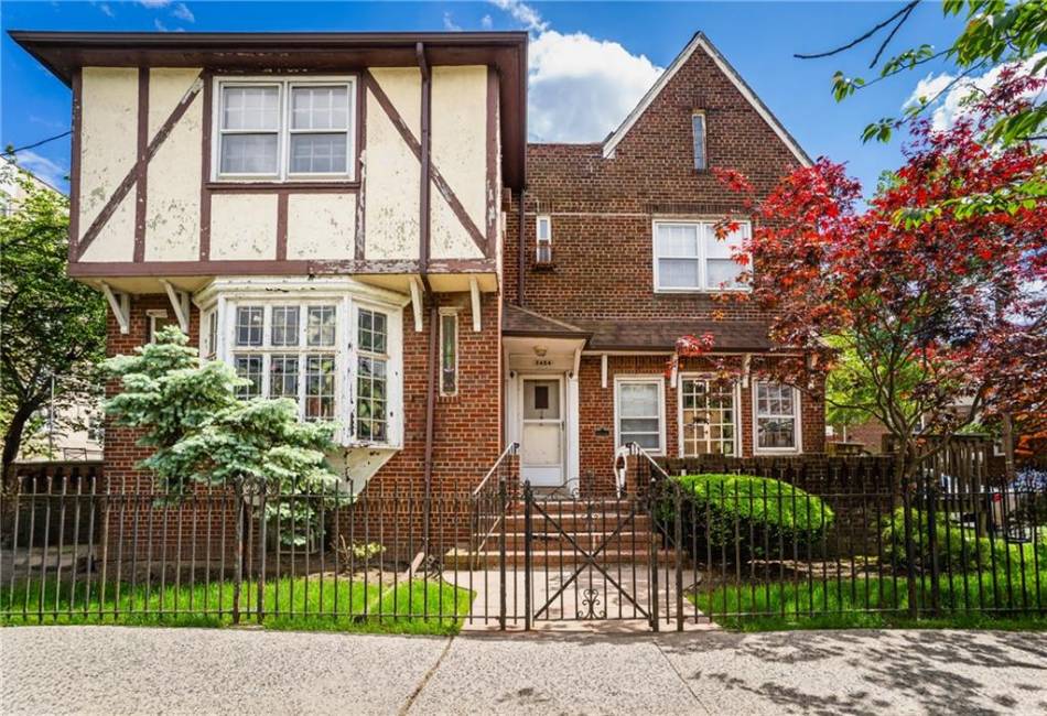 2404 Avenue O, Brooklyn, New York 11210, 5 Bedrooms Bedrooms, ,4 BathroomsBathrooms,Residential,For Sale,Avenue O,492841