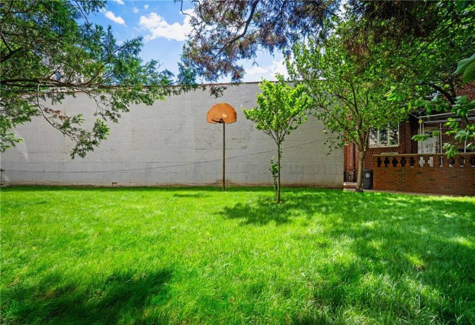 2404 Avenue O, Brooklyn, New York 11210, 5 Bedrooms Bedrooms, ,4 BathroomsBathrooms,Residential,For Sale,Avenue O,492841