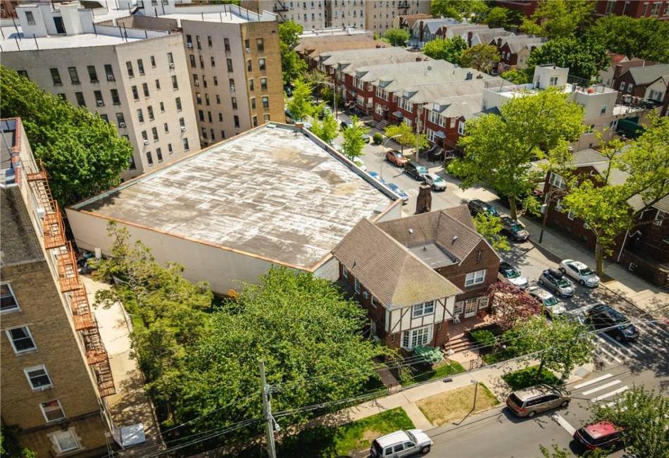 2404 Avenue O, Brooklyn, New York 11210, 5 Bedrooms Bedrooms, ,4 BathroomsBathrooms,Residential,For Sale,Avenue O,492841