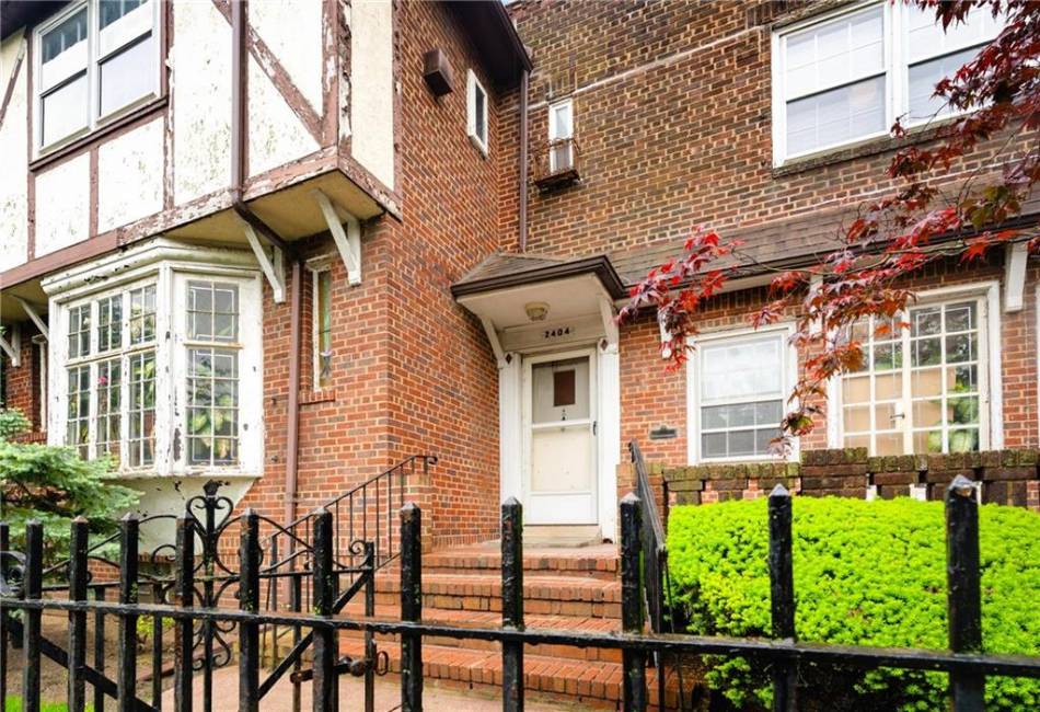 2404 Avenue O, Brooklyn, New York 11210, 5 Bedrooms Bedrooms, ,4 BathroomsBathrooms,Residential,For Sale,Avenue O,492841