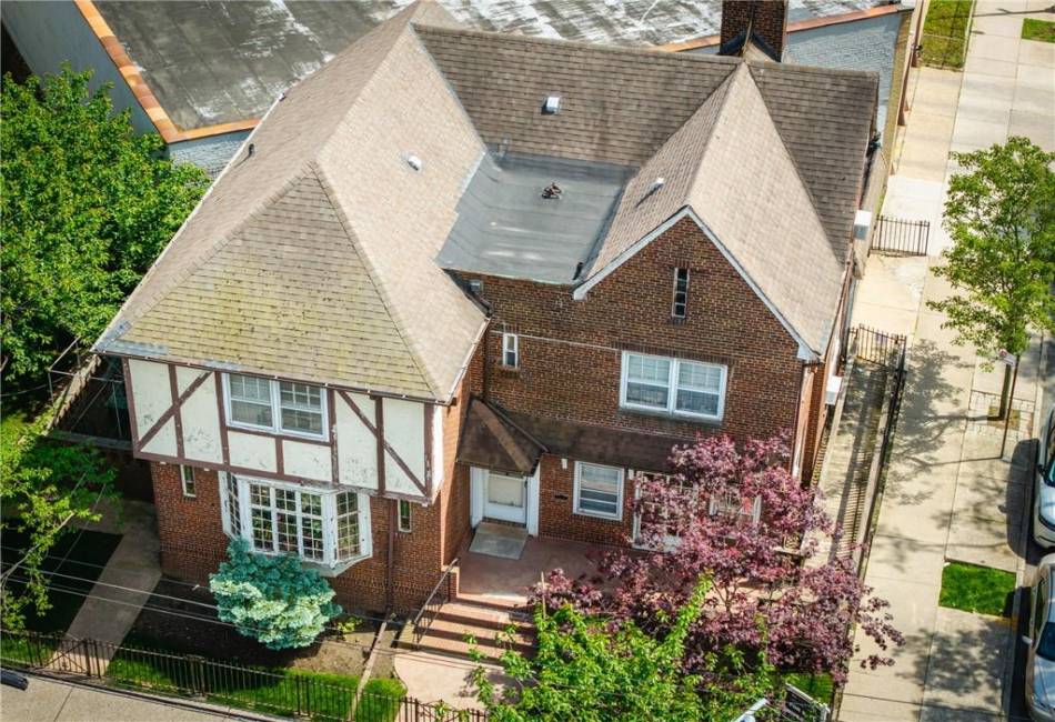 2404 Avenue O, Brooklyn, New York 11210, 5 Bedrooms Bedrooms, ,4 BathroomsBathrooms,Residential,For Sale,Avenue O,492841
