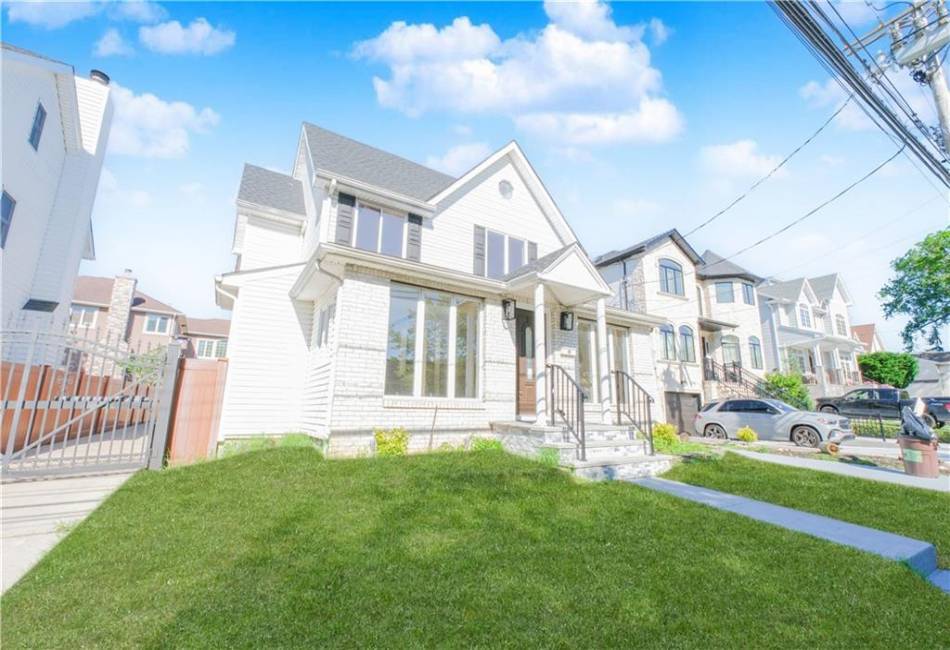 220 Sprague Avenue, Staten Island, New York 10307, 4 Bedrooms Bedrooms, ,2 BathroomsBathrooms,Residential,For Sale,Sprague,492844