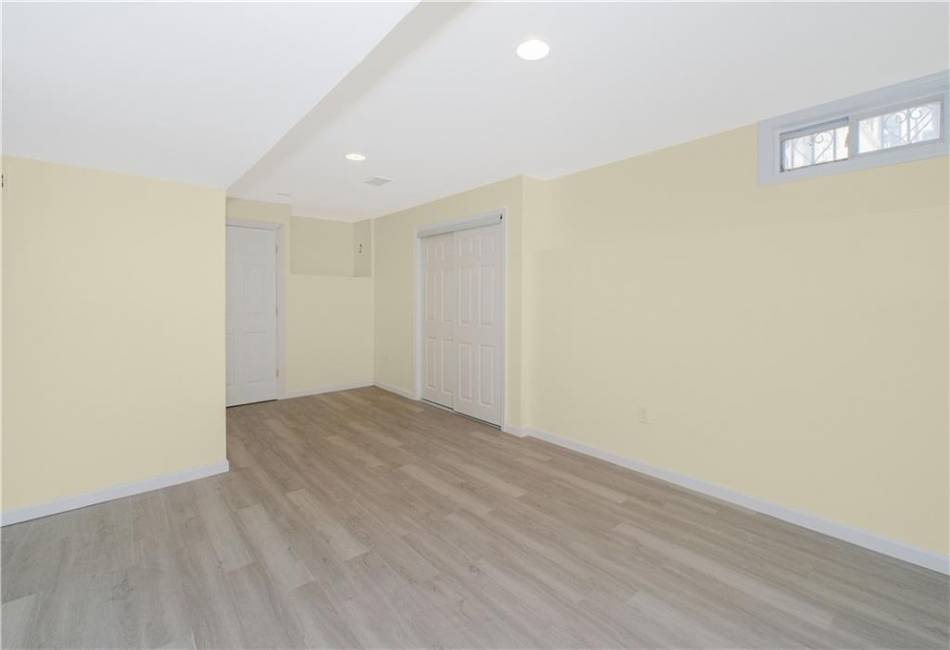 220 Sprague Avenue, Staten Island, New York 10307, 4 Bedrooms Bedrooms, ,2 BathroomsBathrooms,Residential,For Sale,Sprague,492844