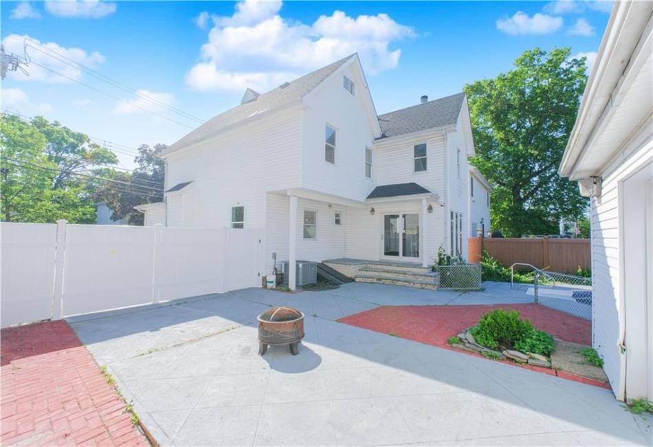 220 Sprague Avenue, Staten Island, New York 10307, 4 Bedrooms Bedrooms, ,2 BathroomsBathrooms,Residential,For Sale,Sprague,492844