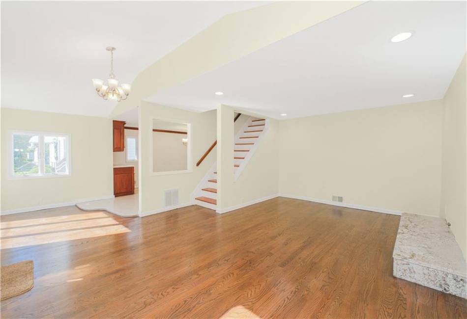 220 Sprague Avenue, Staten Island, New York 10307, 4 Bedrooms Bedrooms, ,2 BathroomsBathrooms,Residential,For Sale,Sprague,492844