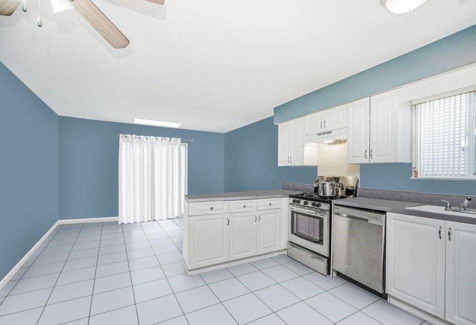 32 Kelly Boulevard, Staten Island, New York 10314, 3 Bedrooms Bedrooms, ,4 BathroomsBathrooms,Residential,For Sale,Kelly,492726
