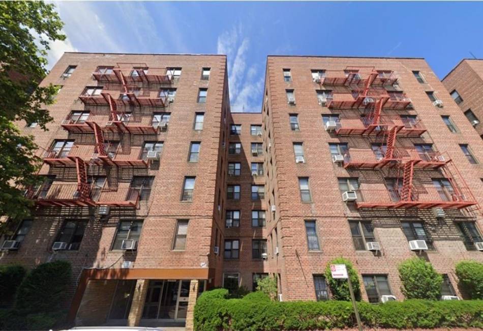 2400 3rd Street, Brooklyn, New York 11223, 1 Bedroom Bedrooms, ,1 BathroomBathrooms,Residential,For Sale,3rd,492810