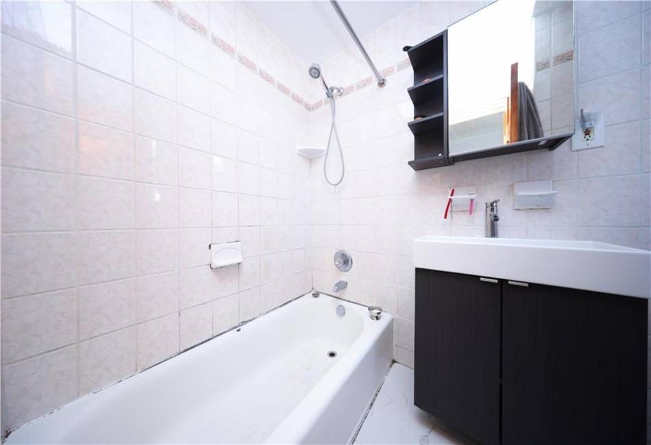 59-61 56th Avenue, Queens, New York 11378, 5 Bedrooms Bedrooms, ,3 BathroomsBathrooms,Residential,For Sale,56th,492817