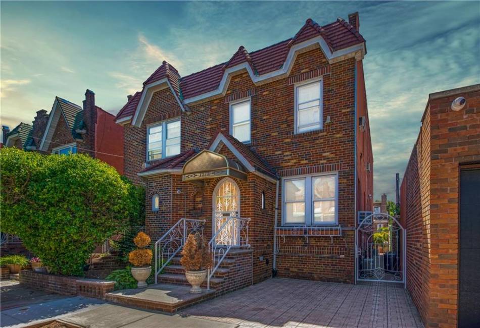 1272 48th Street, Brooklyn, New York 11234, 3 Bedrooms Bedrooms, ,3 BathroomsBathrooms,Residential,For Sale,48th,492850