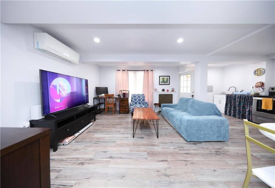 1206 Bay Street, Staten Island, New York 10305, 4 Bedrooms Bedrooms, ,2 BathroomsBathrooms,Residential,For Sale,Bay,492851