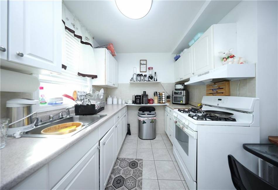 1206 Bay Street, Staten Island, New York 10305, 4 Bedrooms Bedrooms, ,2 BathroomsBathrooms,Residential,For Sale,Bay,492851