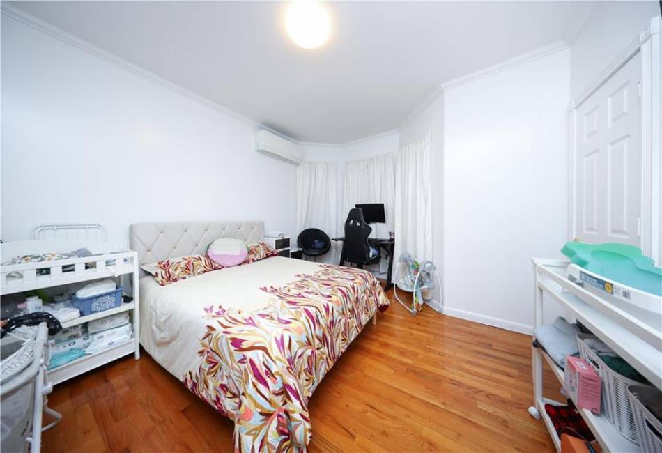 1206 Bay Street, Staten Island, New York 10305, 4 Bedrooms Bedrooms, ,2 BathroomsBathrooms,Residential,For Sale,Bay,492851