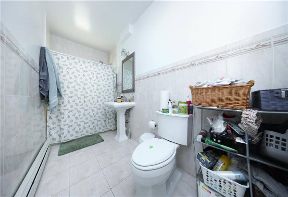 1206 Bay Street, Staten Island, New York 10305, 4 Bedrooms Bedrooms, ,2 BathroomsBathrooms,Residential,For Sale,Bay,492851