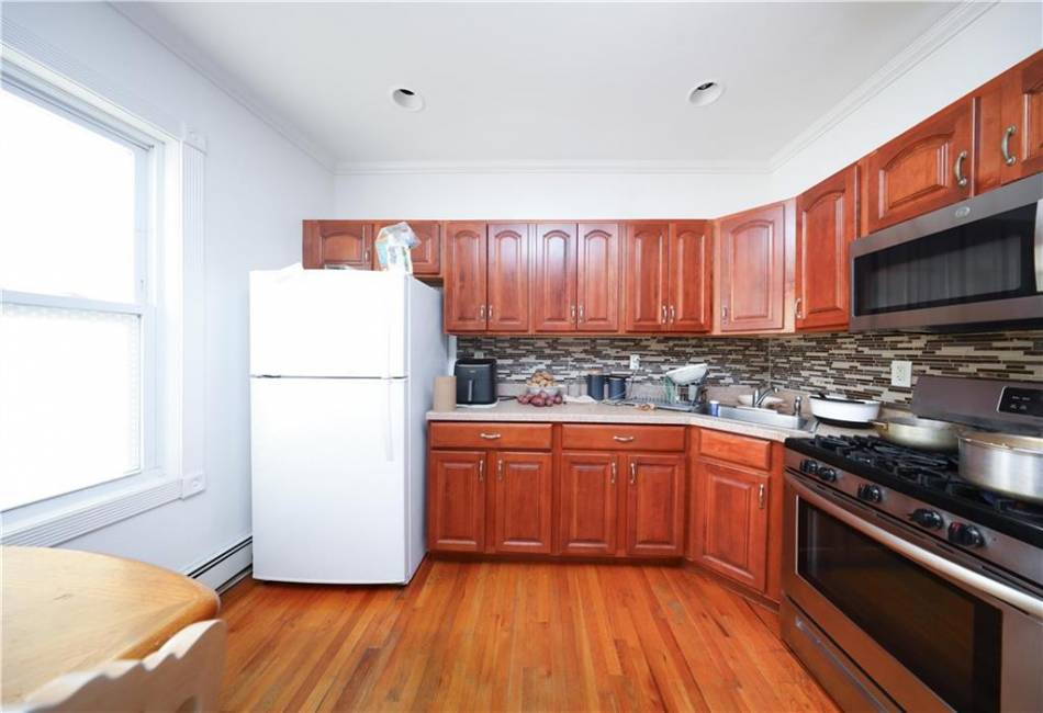 1206 Bay Street, Staten Island, New York 10305, 4 Bedrooms Bedrooms, ,2 BathroomsBathrooms,Residential,For Sale,Bay,492851