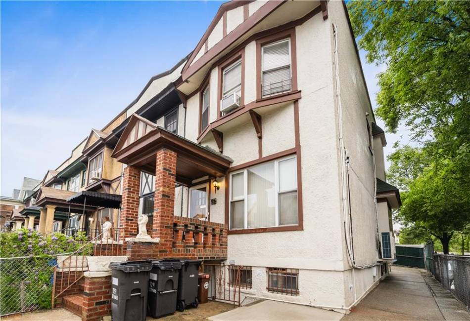 729 Ditmas Avenue, Brooklyn, New York 11218, 3 Bedrooms Bedrooms, ,4 BathroomsBathrooms,Residential,For Sale,Ditmas,492854