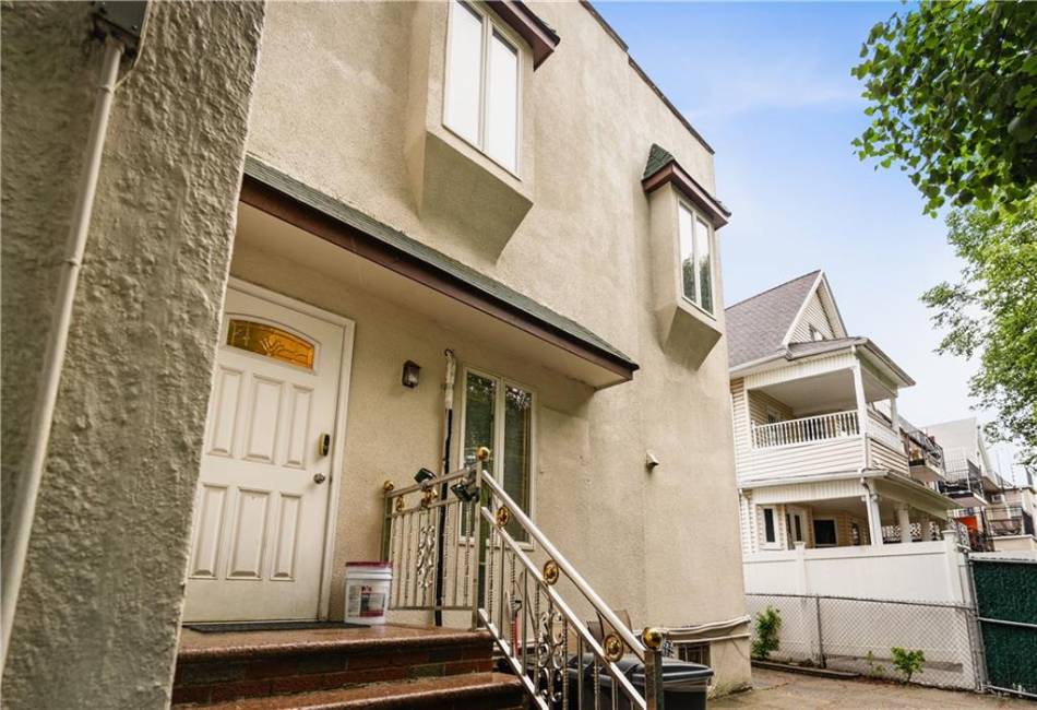 729 Ditmas Avenue, Brooklyn, New York 11218, 3 Bedrooms Bedrooms, ,4 BathroomsBathrooms,Residential,For Sale,Ditmas,492854