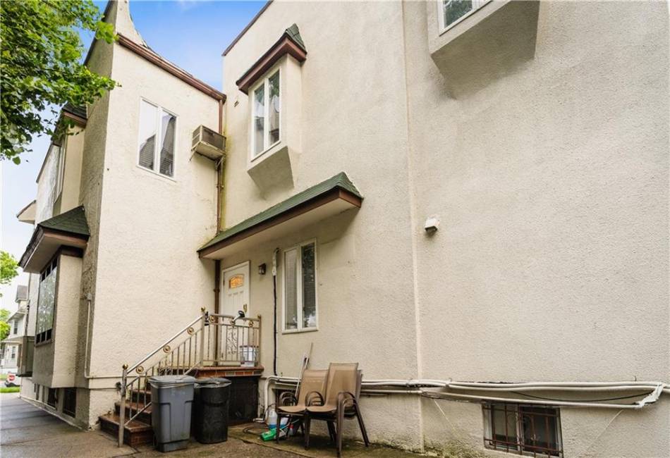 729 Ditmas Avenue, Brooklyn, New York 11218, 3 Bedrooms Bedrooms, ,4 BathroomsBathrooms,Residential,For Sale,Ditmas,492854