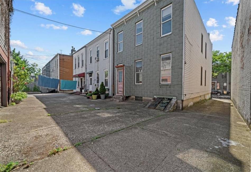 2013 Bleecker Street, Ridgewood, New York 11385, ,Residential,For Sale,Bleecker,492857