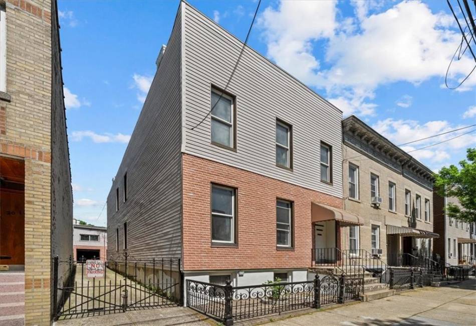 2013 Bleecker Street, Ridgewood, New York 11385, ,Residential,For Sale,Bleecker,492857