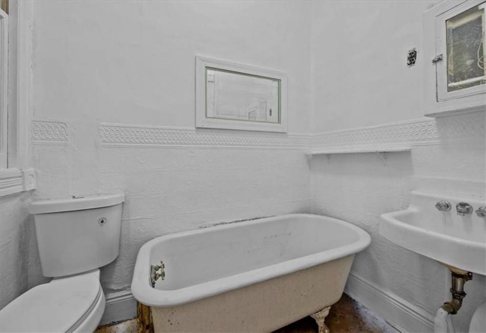2013 Bleecker Street, Ridgewood, New York 11385, ,Residential,For Sale,Bleecker,492857