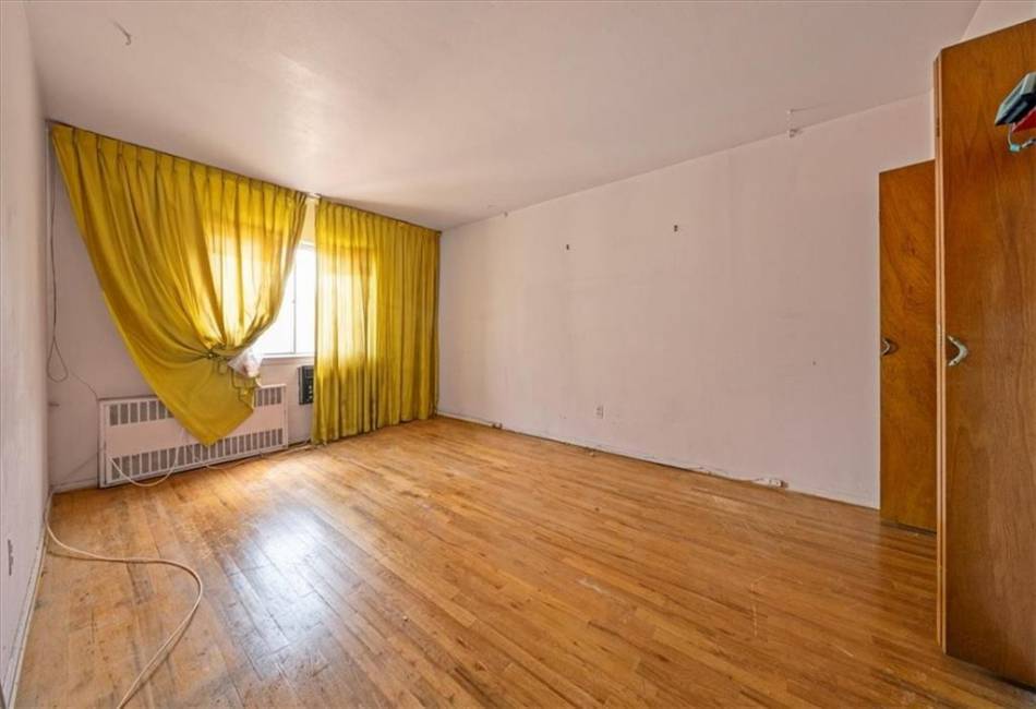 328 Wortman Avenue, Brooklyn, New York 11207, 3 Bedrooms Bedrooms, ,2 BathroomsBathrooms,Residential,For Sale,Wortman,492861