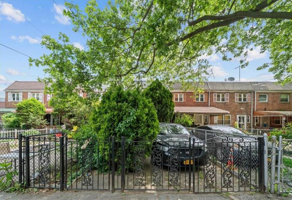 328 Wortman Avenue, Brooklyn, New York 11207, 3 Bedrooms Bedrooms, ,2 BathroomsBathrooms,Residential,For Sale,Wortman,492861