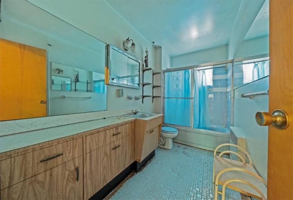 328 Wortman Avenue, Brooklyn, New York 11207, 3 Bedrooms Bedrooms, ,2 BathroomsBathrooms,Residential,For Sale,Wortman,492861