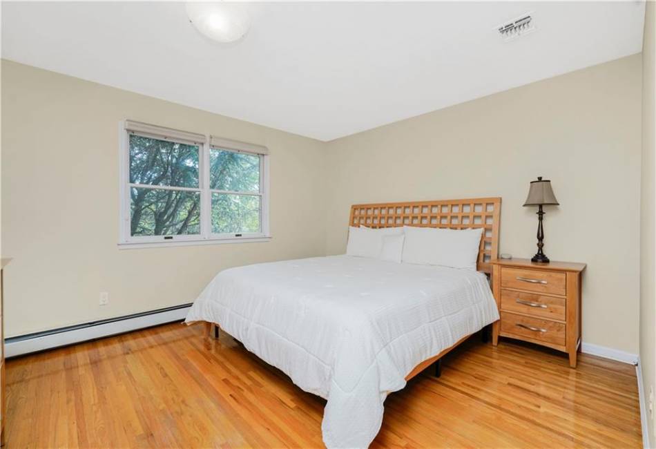 723 Ionia Avenue, Staten Island, New York 10312, 4 Bedrooms Bedrooms, ,3 BathroomsBathrooms,Residential,For Sale,Ionia,492783