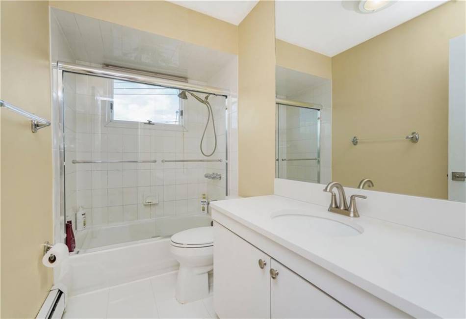 723 Ionia Avenue, Staten Island, New York 10312, 4 Bedrooms Bedrooms, ,3 BathroomsBathrooms,Residential,For Sale,Ionia,492783