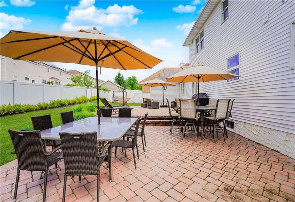 723 Ionia Avenue, Staten Island, New York 10312, 4 Bedrooms Bedrooms, ,3 BathroomsBathrooms,Residential,For Sale,Ionia,492783